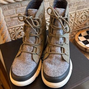 💚🦌 Women’s Sorel Explorer II Joan Felt WP